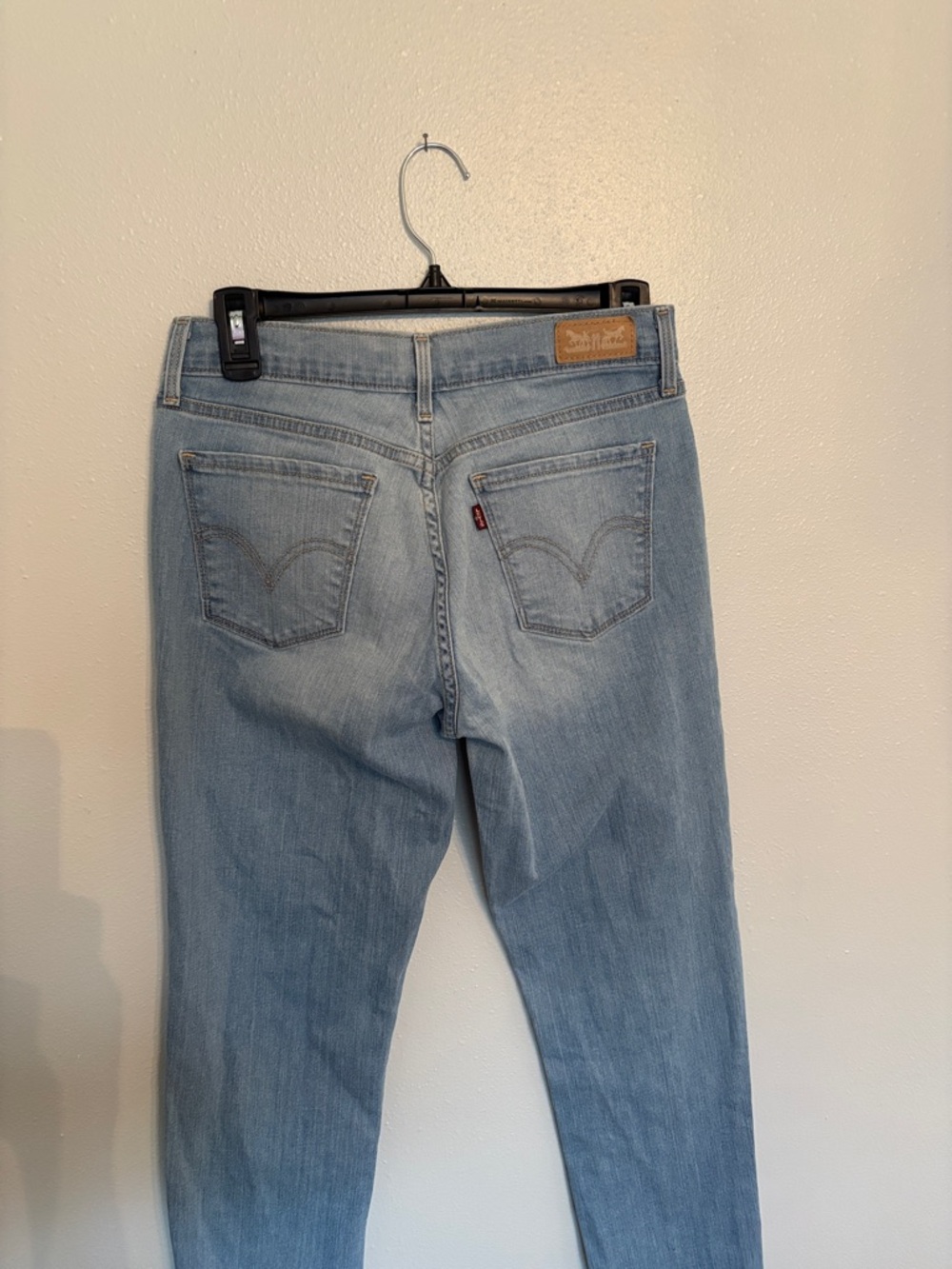Levi's. Light Blue‎ Skinny Jeans 💙 Size 4